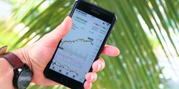 Akcie vs. ETF: Ktorá investícia je pre vás vhodnejšia?